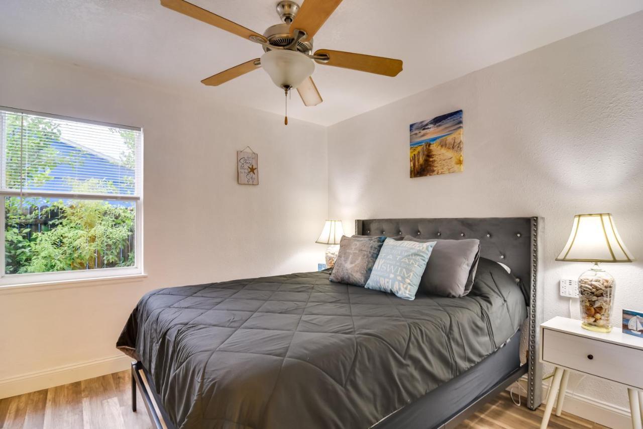 Pet-Friendly Gulfport Home Walkable Location! Sankt Petersburg Exterior foto
